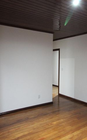 Casa à venda com 290m², 5 quartos e 3 vagasSuíte 1