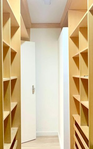 Apartamento à venda com 86m², 2 quartos e 1 vaga Apartamento à venda com 86m², 2 quartos e 1 vagaCloset da suíte