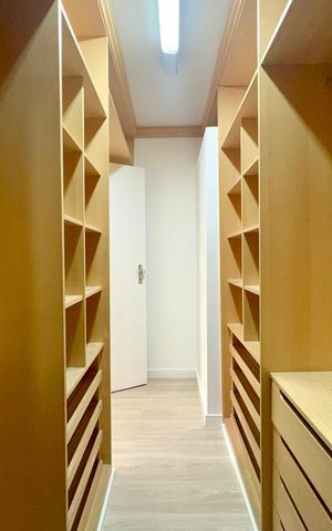 Apartamento à venda com 86m², 2 quartos e 1 vaga Apartamento à venda com 86m², 2 quartos e 1 vagaCloset da suíte