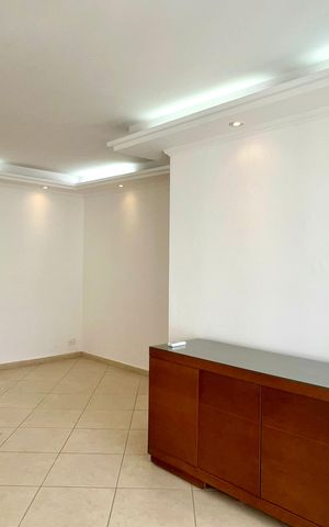 Apartamento à venda com 86m², 2 quartos e 1 vaga Apartamento à venda com 86m², 2 quartos e 1 vagaSala