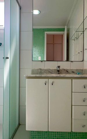 Apartamento à venda com 86m², 2 quartos e 1 vaga Apartamento à venda com 86m², 2 quartos e 1 vagaBanheiro da Suíte
