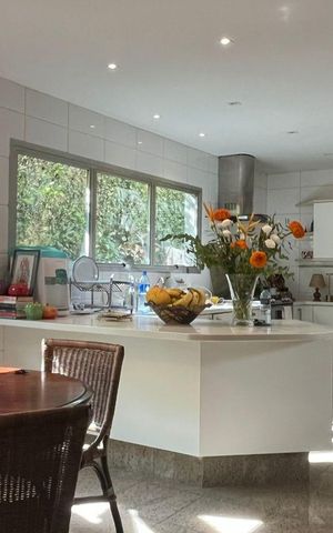 Casa de condomínio à venda com 853m², 4 quartos e 3 vagas
