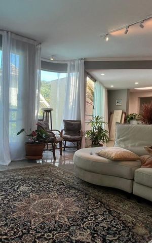 Casa de condomínio à venda com 853m², 4 quartos e 3 vagas