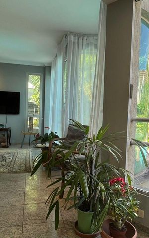 Casa de condomínio à venda com 853m², 4 quartos e 3 vagas