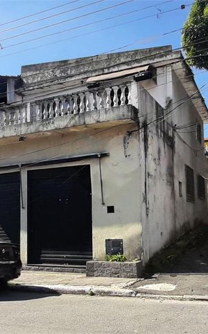 Casa à venda com 239m², 4 quartos e 3 vagas