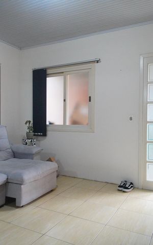 Casa à venda com 195m², 4 quartos e 2 vagasSala