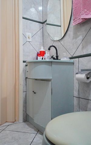 Casa à venda com 195m², 4 quartos e 2 vagasBanheiro 1