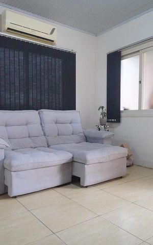 Casa à venda com 195m², 4 quartos e 2 vagasSala