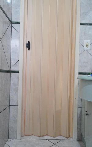 Casa à venda com 195m², 4 quartos e 2 vagasBanheiro 1