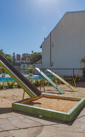 Casa de condomínio à venda com 181m², 4 quartos e 2 vagas Casa de condomínio à venda com 181m², 4 quartos e 2 vagasÁrea comum - Playground
