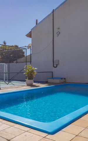 Casa de condomínio à venda com 181m², 4 quartos e 2 vagas Casa de condomínio à venda com 181m², 4 quartos e 2 vagasÁrea comum - Piscina