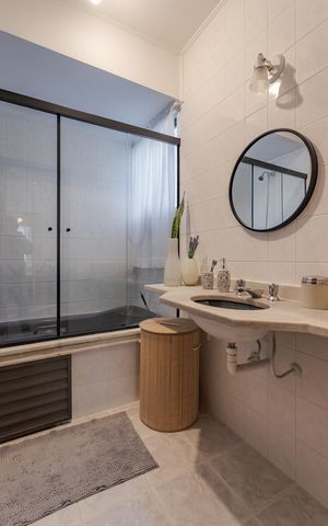Casa de condomínio à venda com 181m², 4 quartos e 2 vagas Casa de condomínio à venda com 181m², 4 quartos e 2 vagasSuíte