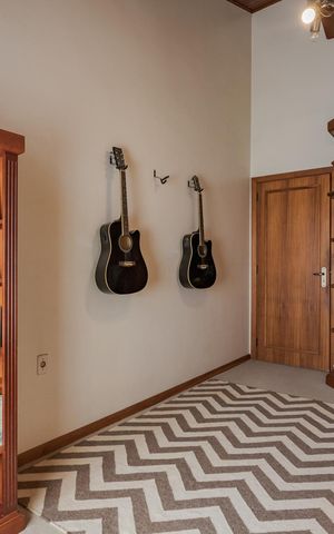 Casa de condomínio à venda com 181m², 4 quartos e 2 vagas Casa de condomínio à venda com 181m², 4 quartos e 2 vagasQuarto 1
