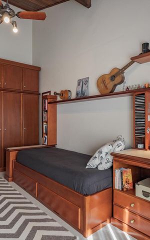 Casa de condomínio à venda com 181m², 4 quartos e 2 vagas Casa de condomínio à venda com 181m², 4 quartos e 2 vagasQuarto 1
