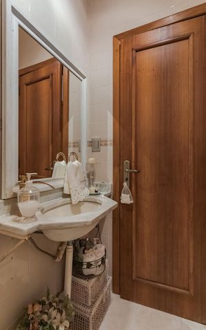 Casa de condomínio à venda com 181m², 4 quartos e 2 vagas Casa de condomínio à venda com 181m², 4 quartos e 2 vagasLavabo
