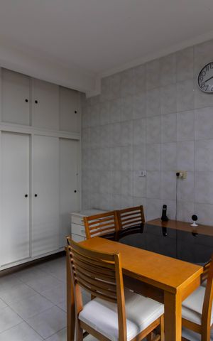 Casa à venda com 165m², 2 quartos e 2 vagas Casa à venda com 165m², 2 quartos e 2 vagasCozinha