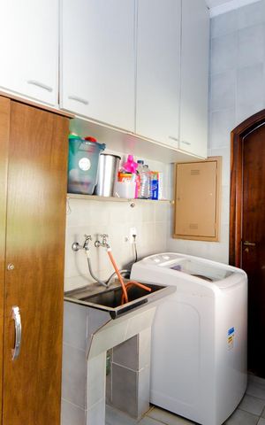 Casa para alugar com 350m², 3 quartos e 4 vagasÁrea de Serviço