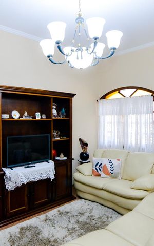 Casa para alugar com 350m², 3 quartos e 4 vagasSala