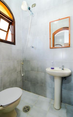 Casa para alugar com 350m², 3 quartos e 4 vagasÁrea de Serviço - Banheiro