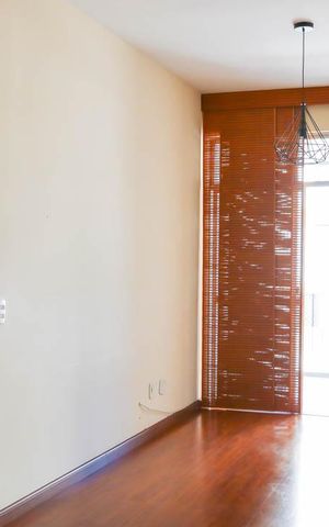 Apartamento à venda com 75m², 2 quartos e 1 vaga Apartamento à venda com 75m², 2 quartos e 1 vagaSala