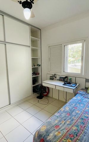 Casa à venda com 400m², 4 quartos e 6 vagas Casa à venda com 400m², 4 quartos e 6 vagasQuarto