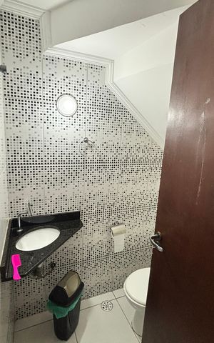 Casa à venda com 60m², 2 quartos e 1 vaga Casa à venda com 60m², 2 quartos e 1 vagaBanheiro 1