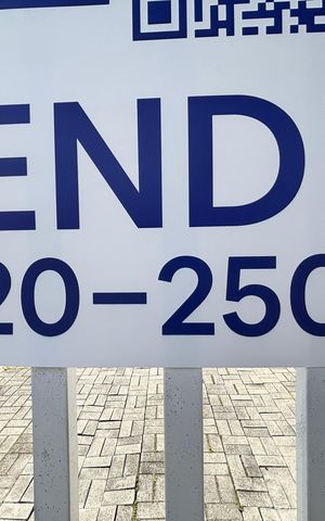 Casa à venda com 60m², 2 quartos e 1 vaga Casa à venda com 60m², 2 quartos e 1 vagaFachada