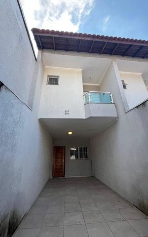 Casa à venda com 120m², 3 quartos e 1 vaga Casa à venda com 120m², 3 quartos e 1 vagaÁrea externa