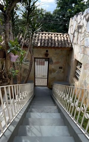 Casa à venda com 250m², 3 quartos e 2 vagas