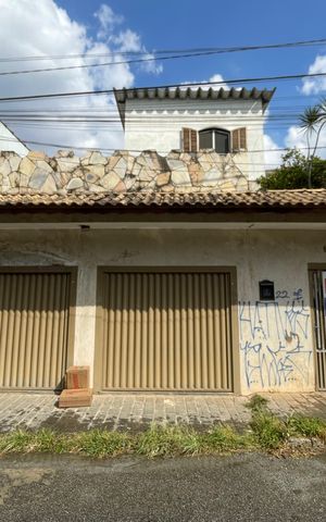 Casa à venda com 250m², 3 quartos e 2 vagas