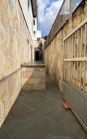 Casa à venda com 250m², 3 quartos e 2 vagas