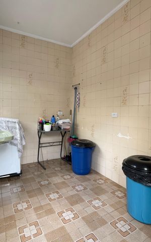 Casa à venda com 250m², 3 quartos e 2 vagas