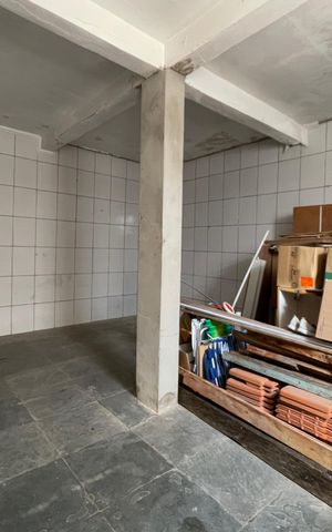 Casa à venda com 250m², 3 quartos e 2 vagas