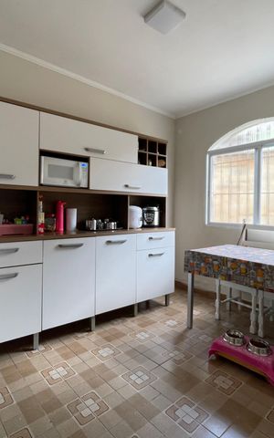 Casa à venda com 250m², 3 quartos e 2 vagas