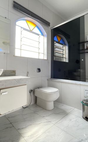 Casa à venda com 250m², 3 quartos e 2 vagas