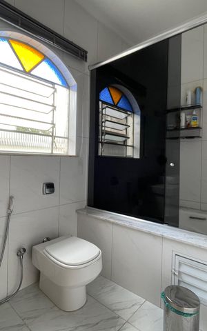 Casa à venda com 250m², 3 quartos e 2 vagas