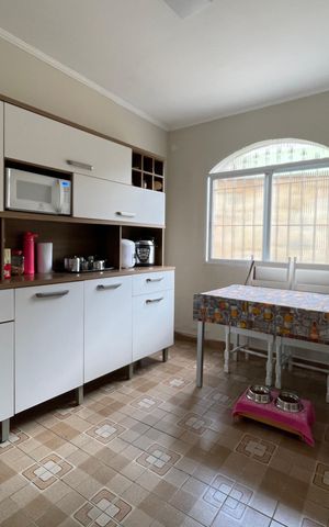 Casa à venda com 250m², 3 quartos e 2 vagas