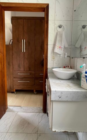 Casa à venda com 250m², 3 quartos e 2 vagas