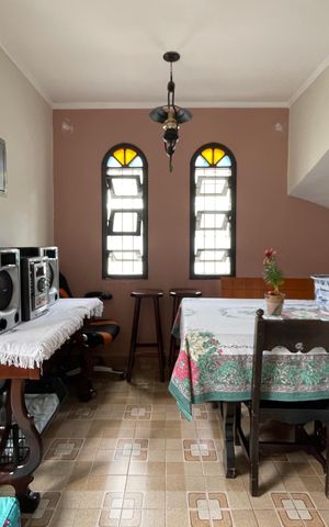 Casa à venda com 250m², 3 quartos e 2 vagas
