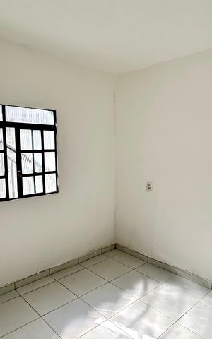 Casa à venda com 60m², 2 quartos e sem vaga Casa à venda com 60m², 2 quartos e sem vagaSala