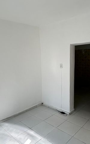 Casa à venda com 60m², 2 quartos e sem vaga Casa à venda com 60m², 2 quartos e sem vagaSala
