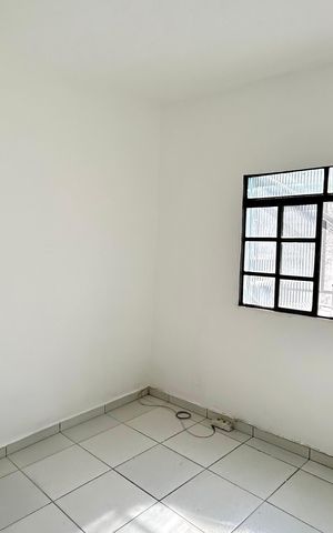 Casa à venda com 60m², 2 quartos e sem vaga Casa à venda com 60m², 2 quartos e sem vagaSala
