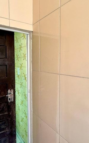 Casa à venda com 60m², 2 quartos e sem vaga Casa à venda com 60m², 2 quartos e sem vagaBanheiro