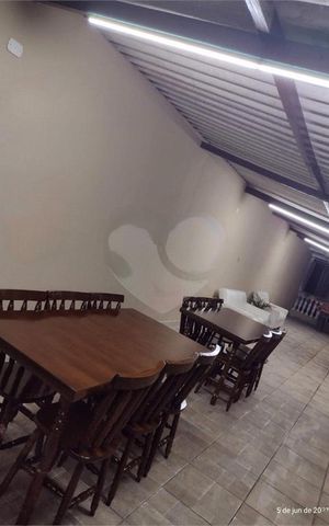 Casa à venda com 130m², 2 quartos e 2 vagas