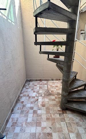 Casa à venda com 100m², 2 quartos e 2 vagas Casa à venda com 100m², 2 quartos e 2 vagasÁrea de Serviço