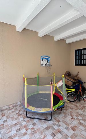 Casa à venda com 100m², 2 quartos e 2 vagas Casa à venda com 100m², 2 quartos e 2 vagasGaragem
