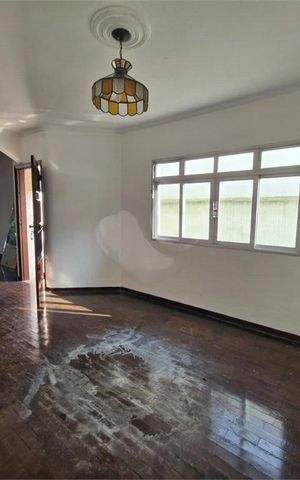 Casa à venda com 259m², 4 quartos e 2 vagas