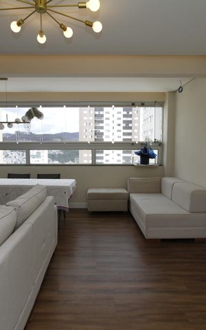 Apartamento à venda com 124m², 4 quartos e 3 vagasSala