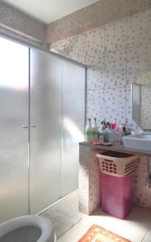 Casa à venda com 206m², 3 quartos e 3 vagasBanheiro da suíte 3