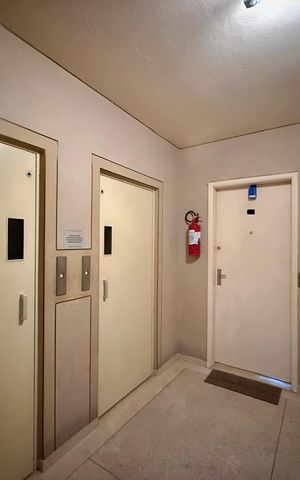 Apartamento à venda com 60m², 2 quartos e 1 vagaHall Apartamento 